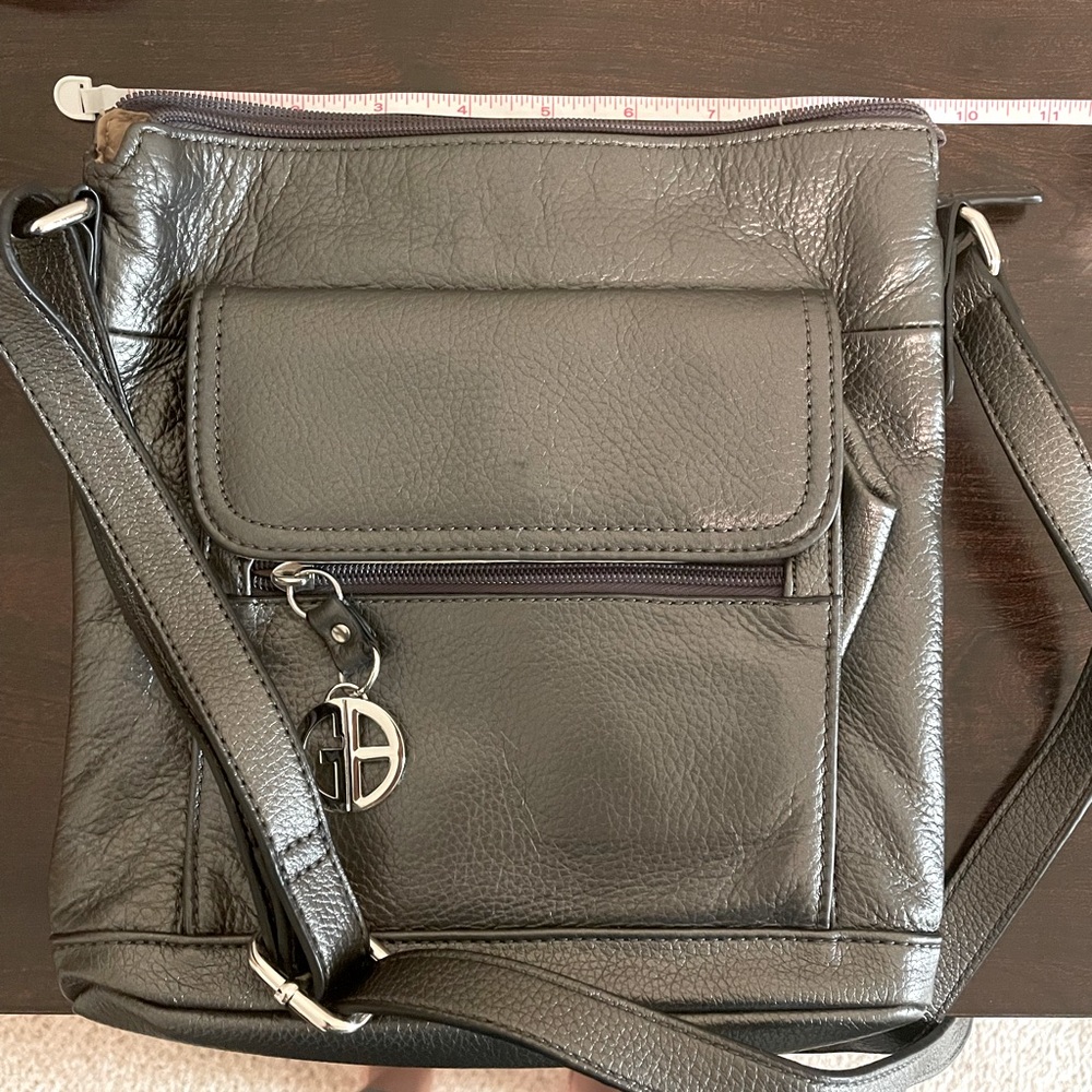 Giani Bernini leather gray silver periwinkle crossbody bag purse